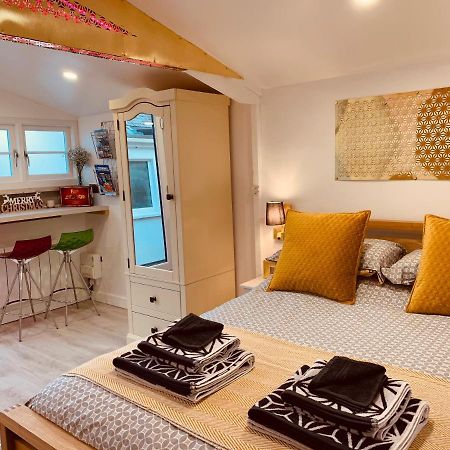 Shine Chalet - Unique & Comfortable Accommodation Redruth Esterno foto